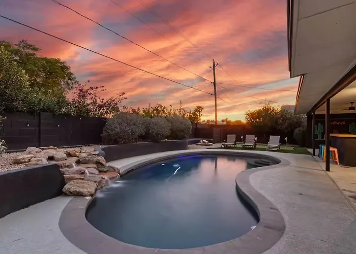 Hangout Pool + Putting + Games Holiday home *
