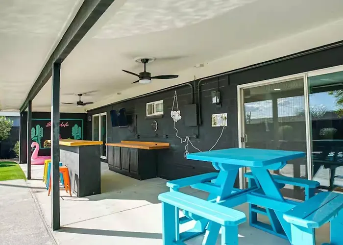 Hangout Pool + Putting + Games